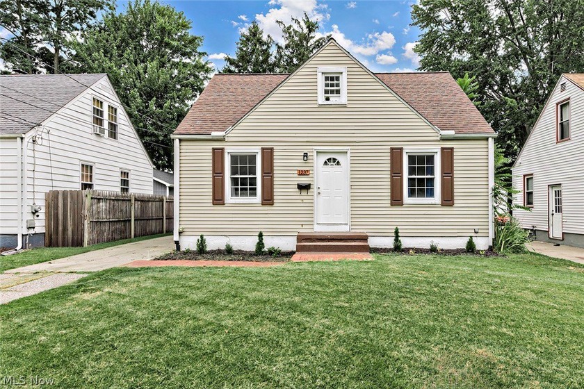 Welcome to 1237 Crescent Dr! This charming 3-bedroom, 2-bath - Beach Home for sale in Painesville, Ohio on Beachhouse.com