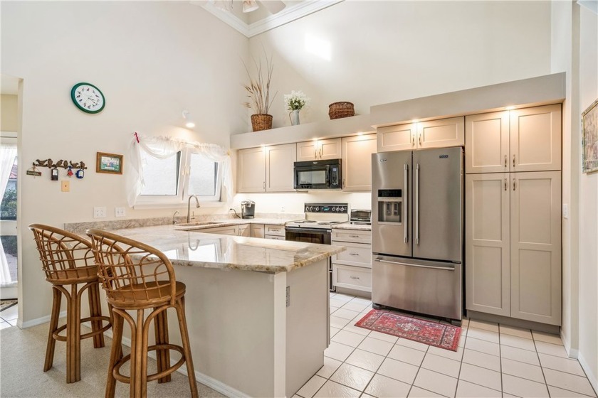 Charming location 2 / 2.5 Townhome. Updated kitchen, granite - Beach Home for sale in Vero Beach, Florida on Beachhouse.com