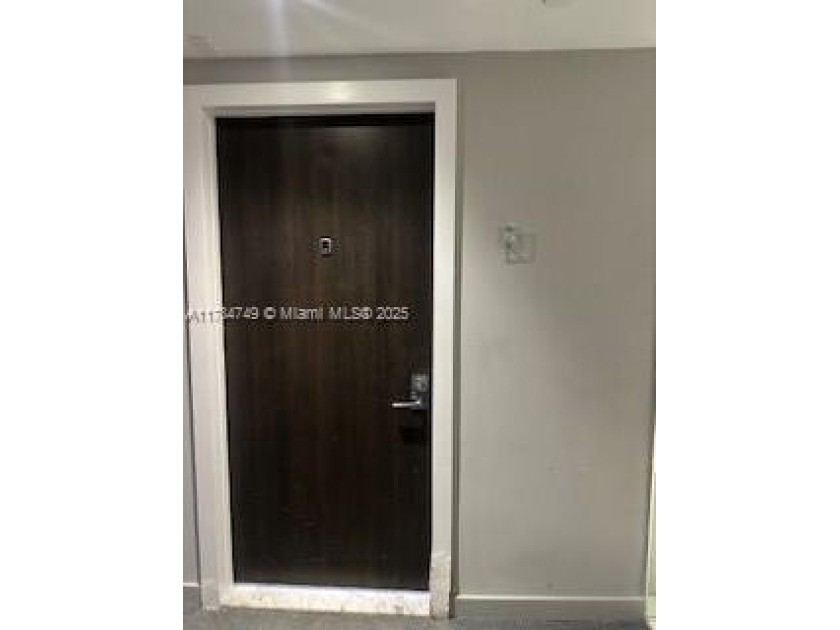 BEAUTIFULLY REMODELED 2 BEDROOM, 2 BATHROOM UNIT IN DESIRABLE - Beach Condo for sale in Aventura, Florida on Beachhouse.com