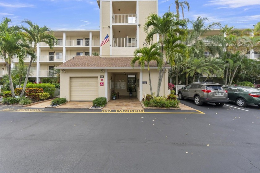 Welcome to this great 1st floor condo. Park right in front of - Beach Condo for sale in Delray Beach, Florida on Beachhouse.com