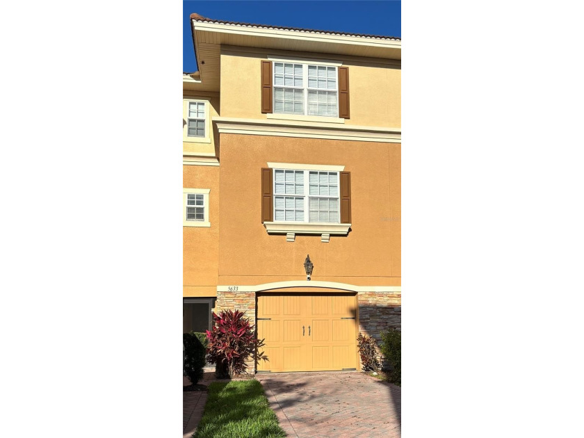 Enjoy the Florida lifestyle with private beach access in this - Beach Townhome/Townhouse for sale in New Port Richey, Florida on Beachhouse.com