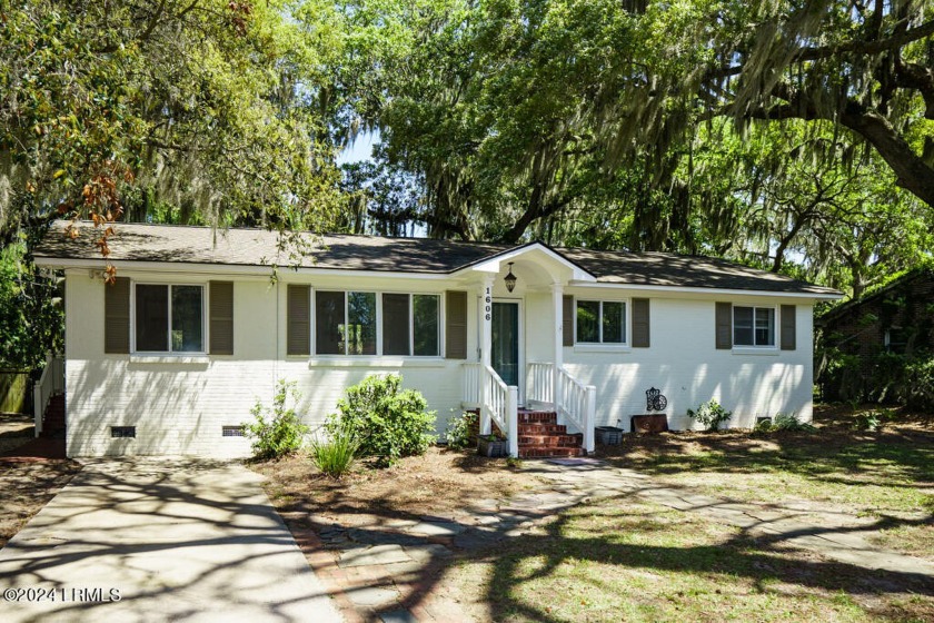 MOTIVATED SELLER**Perfectly situated in the heart of Port Royal - Beach Home for sale in Port Royal, South Carolina on Beachhouse.com