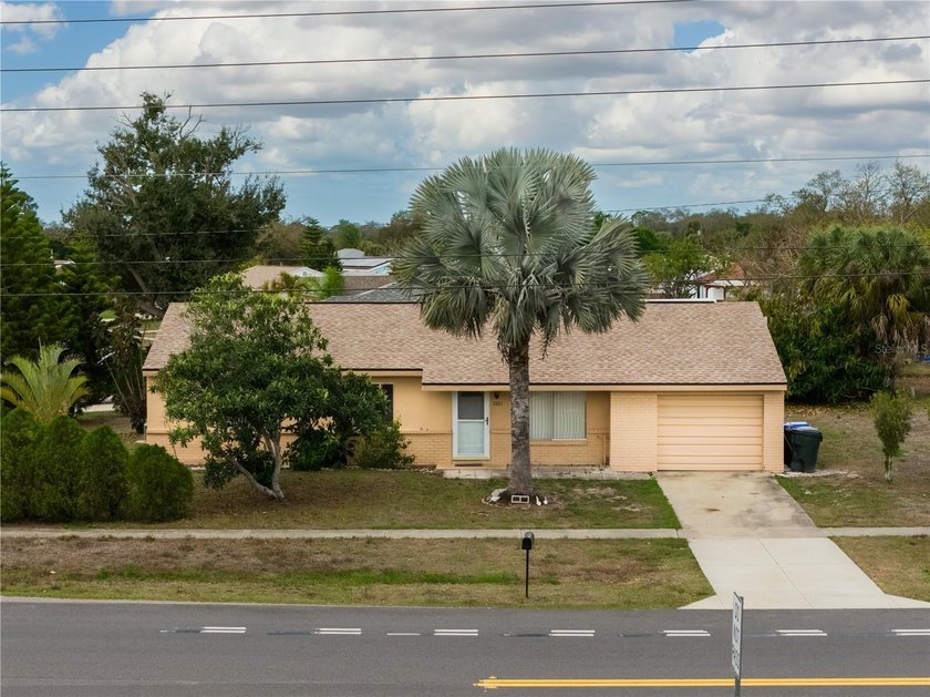 Welcome to 3501 S Biscayne Dr in North Port, Florida, a charming - Beach Home for sale in North Port, Florida on Beachhouse.com