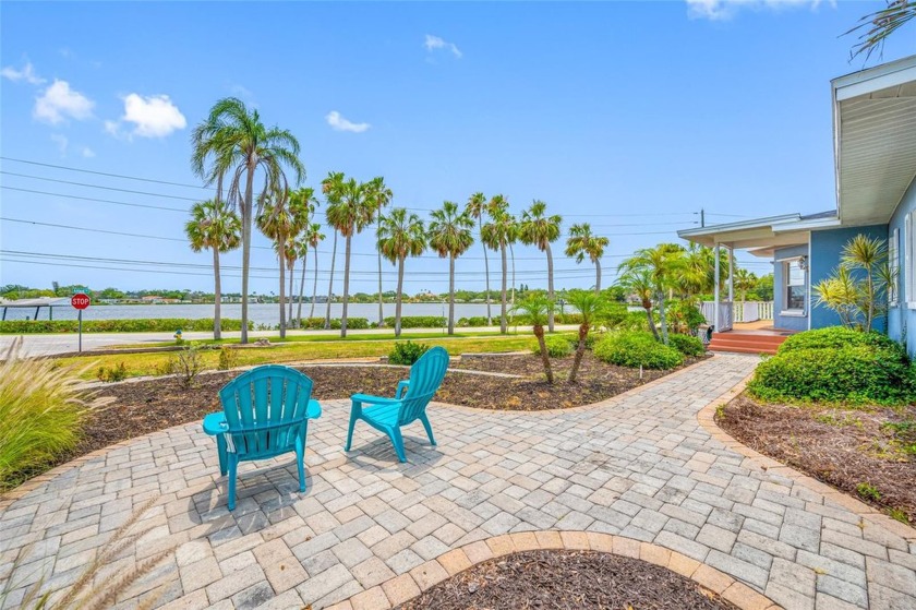 Welcome to your very own tropical paradise in picturesque Tarpon - Beach Home for sale in Tarpon Springs, Florida on Beachhouse.com
