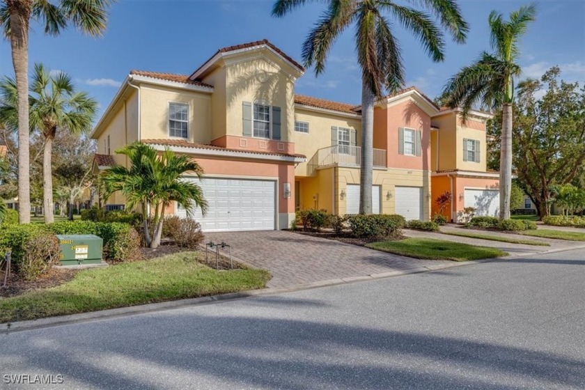 FLORIDA LIVING AT IT'S BEST. Weather your looking for your - Beach Townhome/Townhouse for sale in Fort Myers, Florida on Beachhouse.com