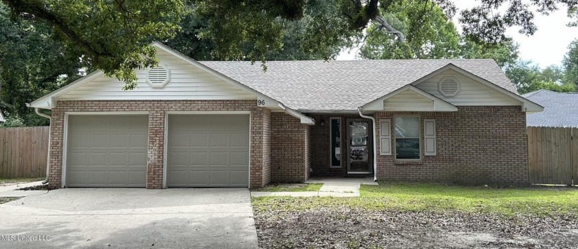 Great 2 bedroom 2 bath brick home located near downtown Ocean - Beach Home for sale in Ocean Springs, Mississippi on Beachhouse.com