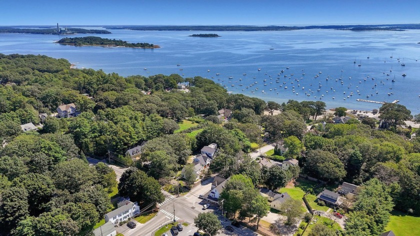Premier location in the heart of Falmouth. This contemporary - Beach Home for sale in Falmouth, Maine on Beachhouse.com