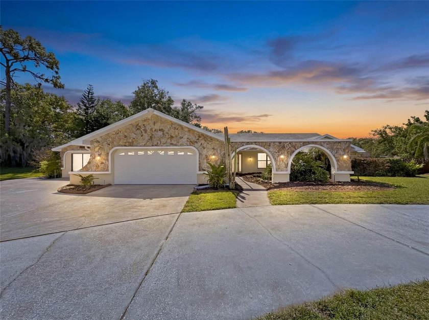 Welcome to your private slice of Florida living! This - Beach Home for sale in New Port Richey, Florida on Beachhouse.com