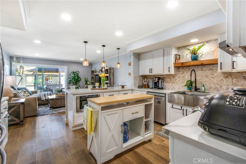 Contact Diana **HIGHLY DESIRABLE *BEACHWALK* COMMUNITY!! HIDDEN - Beach Home for sale in Huntington Beach, California on Beachhouse.com