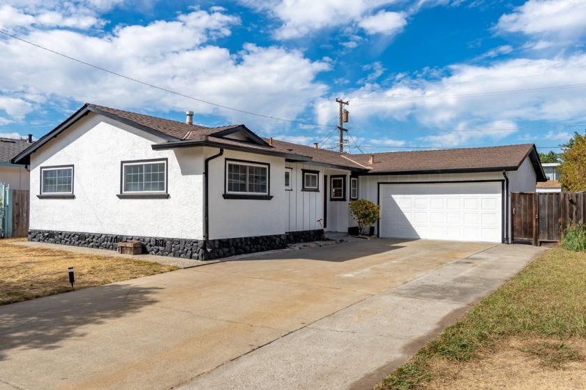 Welcome to 489 Pocatello Dr, This beautifully updated - Beach Home for sale in San Jose, California on Beachhouse.com