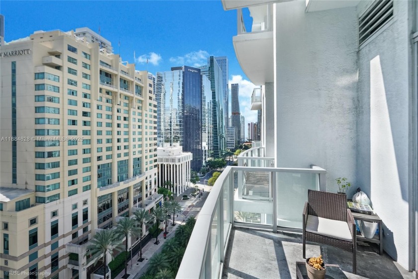 Bright and spacious 1/1 condo in the heart of Brickell. Located - Beach Condo for sale in Miami, Florida on Beachhouse.com