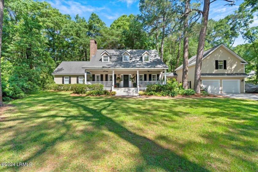 PRIVACY & CONVENIENCE are included with this lovely lowcountry - Beach Home for sale in Beaufort, South Carolina on Beachhouse.com