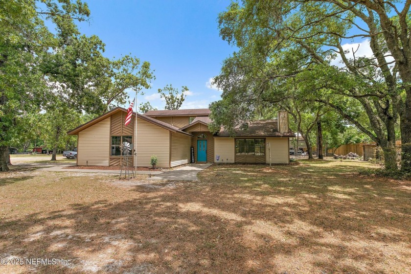 MOTIVATED SELLERS!  WILL INSTALL A NEW ROOF BEFORE CLOSING WITH - Beach Home for sale in Middleburg, Florida on Beachhouse.com
