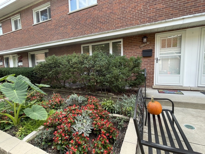 4-bedroom, 2.5-bath townhome in South Evanston, steps from Lake - Beach Townhome/Townhouse for sale in Evanston, Illinois on Beachhouse.com