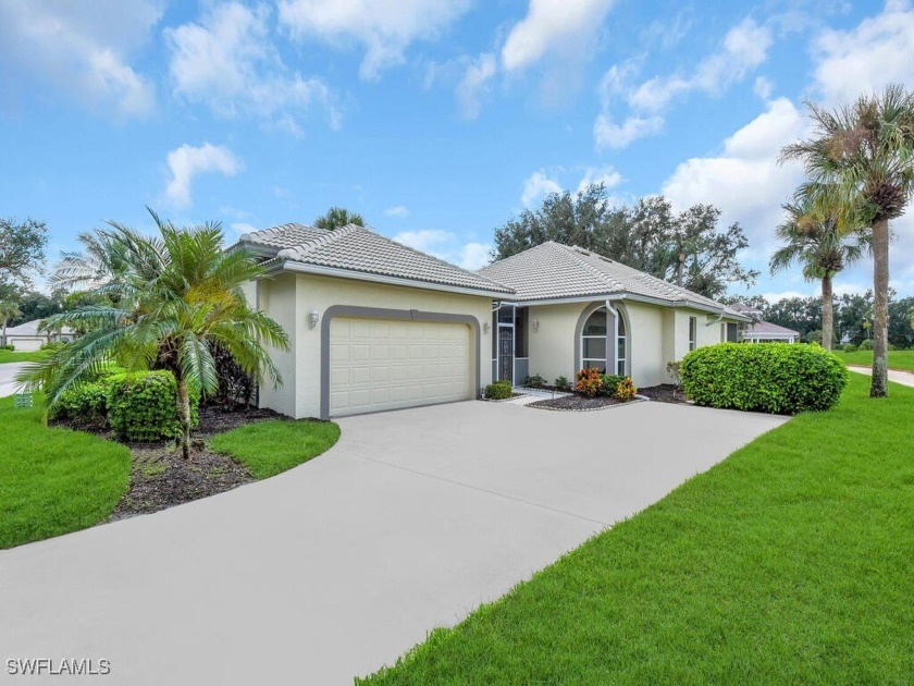 Experience the luxury of Florida living in this stunning villa - Beach Home for sale in Fort Myers, Florida on Beachhouse.com