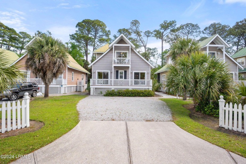 Beautiful golf cottage, centrally located within the gated - Beach Home for sale in Fripp Island, South Carolina on Beachhouse.com