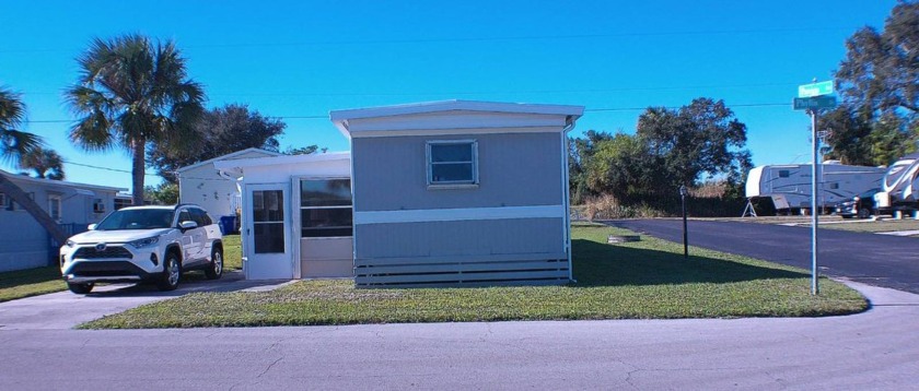 This fully furnished gem features a split-bedroom layout for - Beach Home for sale in Sebastian, Florida on Beachhouse.com