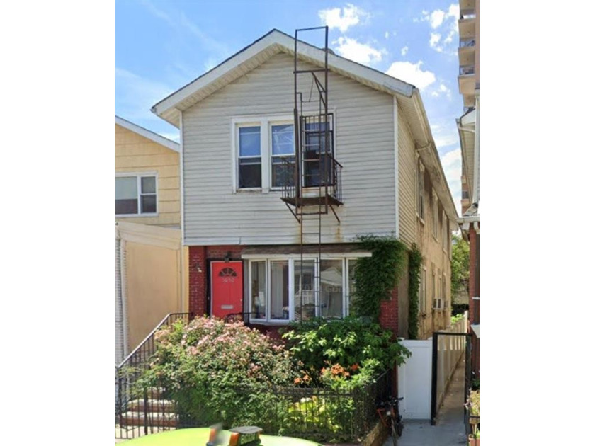 Spacious Detached 3 Family in the Heart of Brighton Beach and - Beach Lot for sale in Brooklyn, New York on Beachhouse.com