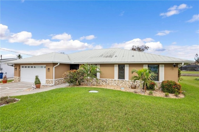 Waterfront Dream Home with Direct Gulf Access! A Boater's - Beach Home for sale in Fort Myers, Florida on Beachhouse.com