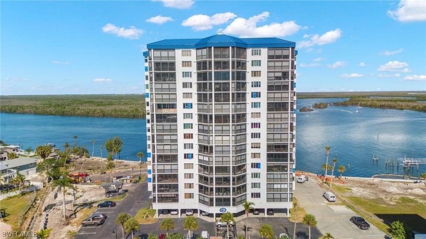 Are looking for stunning views of Beach and Bay? Now is your - Beach Condo for sale in Fort Myers Beach, Florida on Beachhouse.com