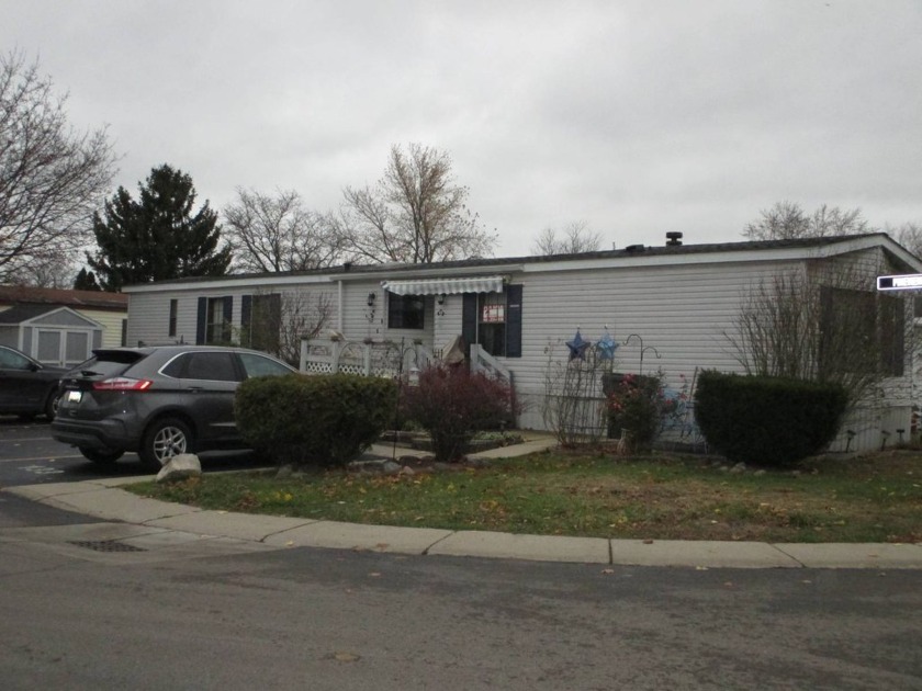 Charming, Cozy 2 Bedroom, 2 Bath 14 X 72' Home For Sale - Beach Home for sale in Shelby, Michigan on Beachhouse.com