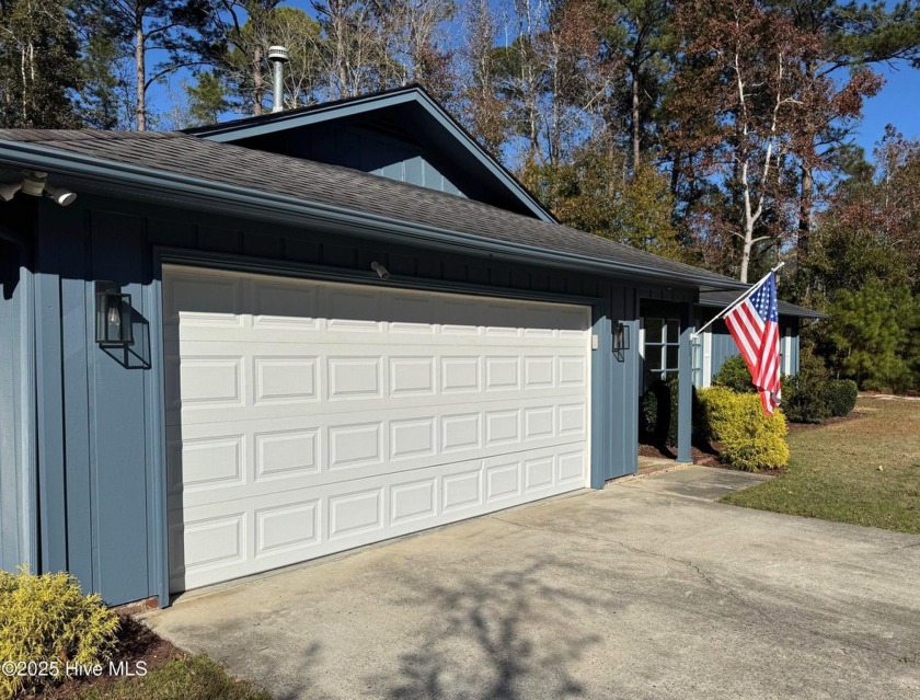 Coastal charmer: 3BR/2BA one-level home on a large corner lot - Beach Home for sale in Calabash, North Carolina on Beachhouse.com