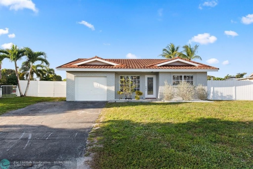 Experience breathtaking lake views from this beautifully updated - Beach Home for sale in Fort Lauderdale, Florida on Beachhouse.com