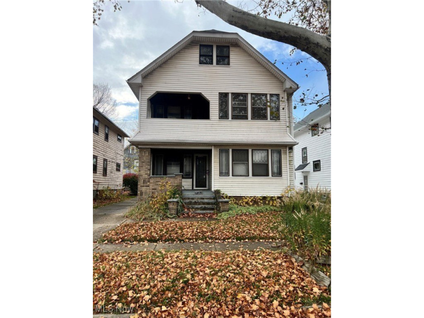 This charming multi-unit home is ideal for investors looking to - Beach Townhome/Townhouse for sale in Cleveland, Ohio on Beachhouse.com