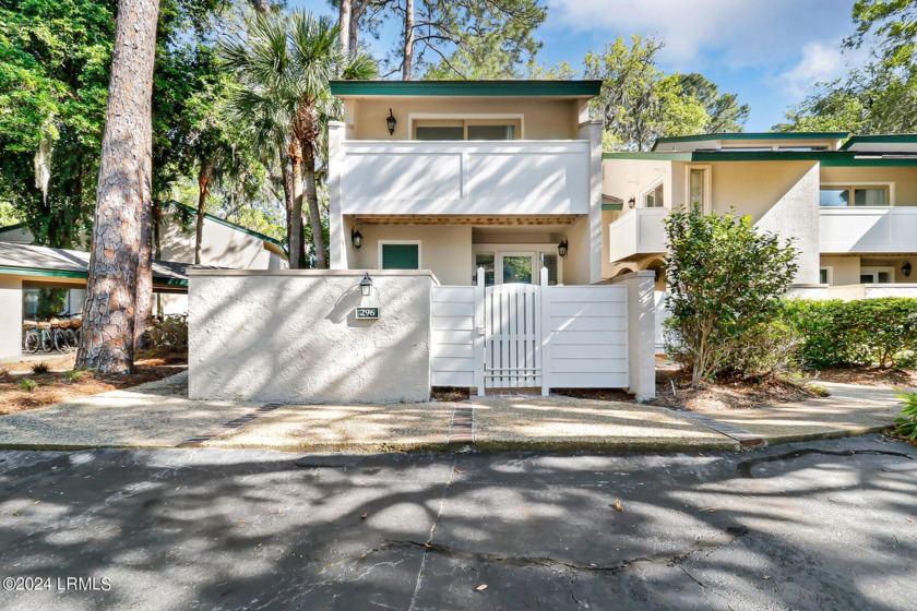 Wonderfully updated 2 BR end unit townhome with one of the best - Beach Home for sale in Hilton Head Island, South Carolina on Beachhouse.com