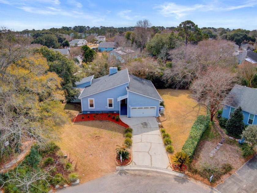 Beautiful, fully renovated 3-bedroom, 2-bath home in a - Beach Home for sale in Charleston, South Carolina on Beachhouse.com