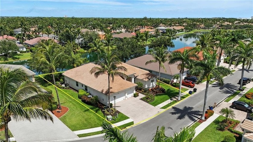 Lakefront Pool Home in REFLECTION LAKES - 4 Bedrooms + Den, 3 - Beach Home for sale in Fort Myers, Florida on Beachhouse.com