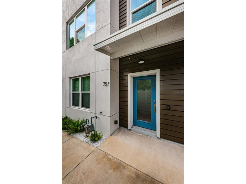 Downtown living at its best. This three story townhome built in - Beach Townhome/Townhouse for sale in St. Petersburg, Florida on Beachhouse.com
