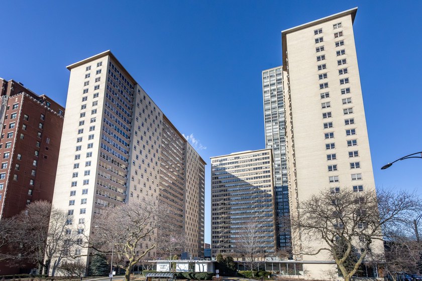 3950 N Lake Shore Drive unit: 1006B - Beach Condo for sale in Chicago, Illinois on Beachhouse.com