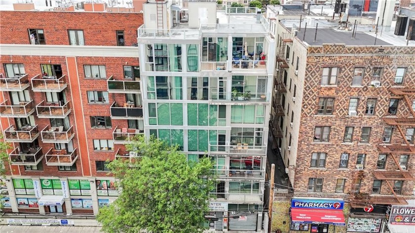 Luxury penthouse with private elevator access. Extra large size - Beach Condo for sale in Brooklyn, New York on Beachhouse.com