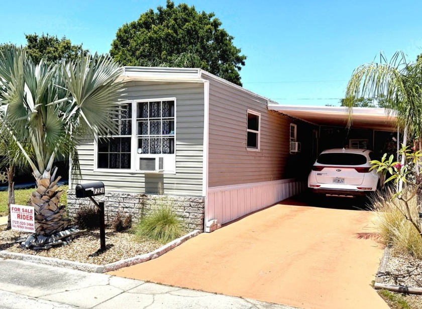 WOW!  3 BEDROOMS  AND ONE FULL RENOVATED BATHROOM. NO AGE - Beach Home for sale in Pinellas Park, Florida on Beachhouse.com