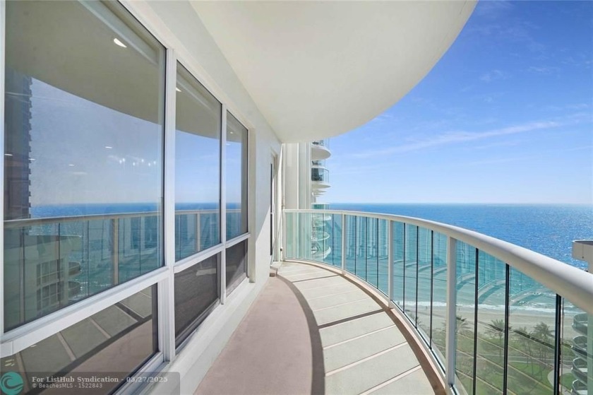 Sunny south/southwest facing city corner unit with lovely ocean - Beach Condo for sale in Fort Lauderdale, Florida on Beachhouse.com