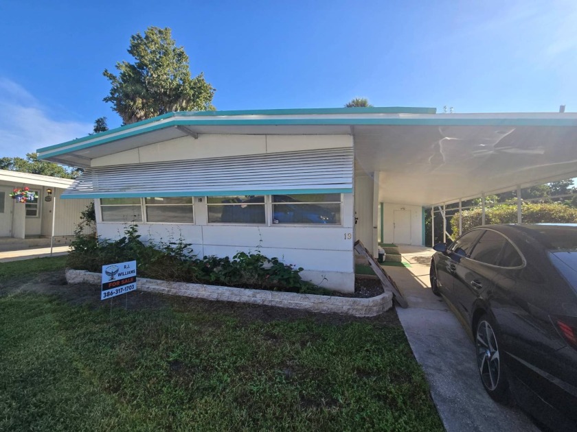 Motivated Seller - Bring Your Offer Today!  Located in a - Beach Home for sale in Daytona Beach, Florida on Beachhouse.com