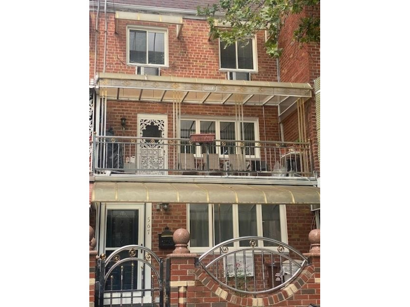 Excellent condition toatlly done
 Large 2 Family Duplex on a - Beach Home for sale in Brooklyn, New York on Beachhouse.com