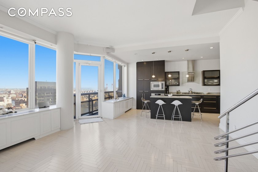 Penthouse in The Grand Sutton! A coveted full-service co-op - Beach Condo for sale in New York, New York on Beachhouse.com