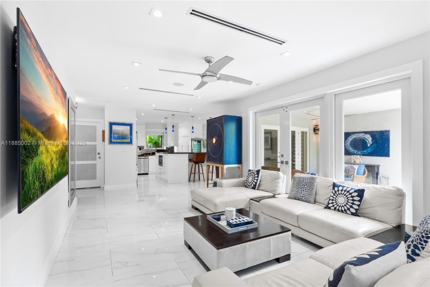 Exquisite turn-key Coral Gables 3 bed / 2 bath home plus - Beach Home for sale in Coral Gables, Florida on Beachhouse.com