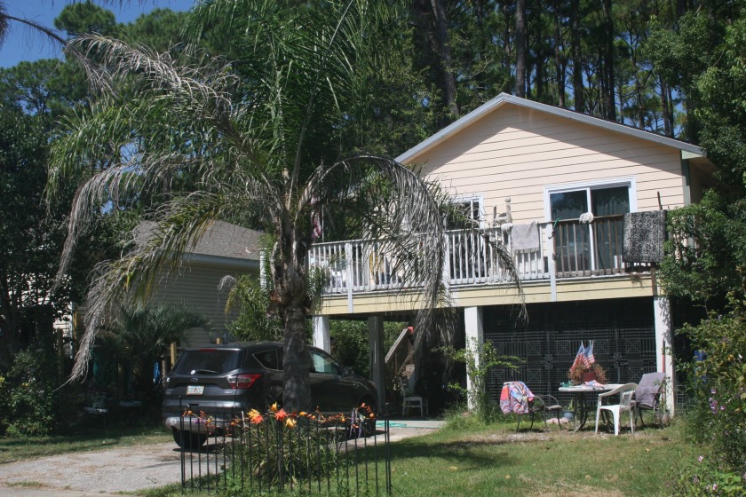 DRASTICALLY REDUCED ATTENTION ALL INVESTORS! If you are looking - Beach Home for sale in Destin, Florida on Beachhouse.com