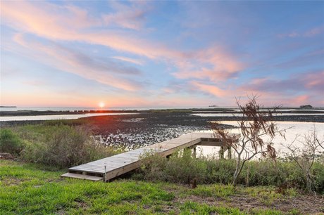 Escape to your Gulf front sanctuary in the beautiful town of - Beach Home for sale in Cedar Key, Florida on Beachhouse.com