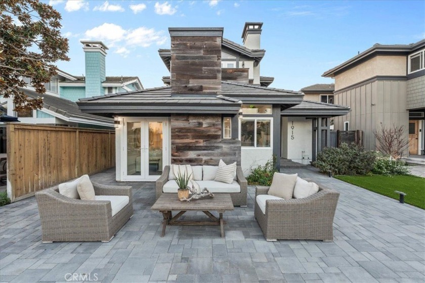 Huntington Beach Luxury Living - Completely Renovated 3 Bedroom - Beach Home for sale in Huntington Beach, California on Beachhouse.com