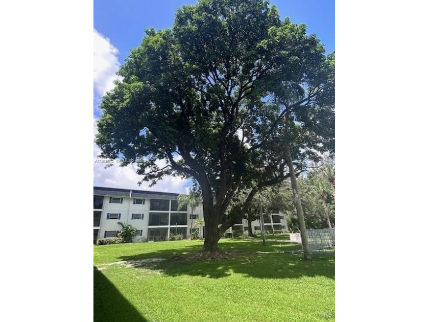 Welcome to Eton Countryside! Quiet Country Setting, rarely - Beach Condo for sale in Davie, Florida on Beachhouse.com