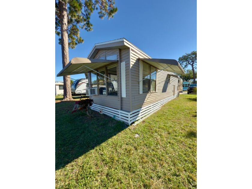 WOW. YOUR OWN BEACH HOUSE. ONLY 3 miles from Indian Rocks beach - Beach Home for sale in Largo, Florida on Beachhouse.com