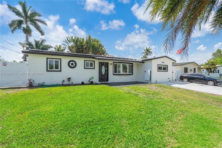 Welcome to your dream home in the heart of Davie! This - Beach Home for sale in Davie, Florida on Beachhouse.com
