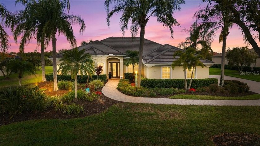 Welcome to a private tropical retreat where refined design - Beach Home for sale in Bradenton, Florida on Beachhouse.com