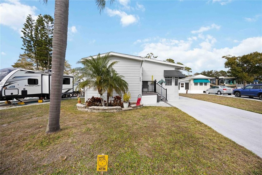 Built in 2021 by Jacobson Homes, this thoughtfully designed - Beach Home for sale in Nokomis, Florida on Beachhouse.com