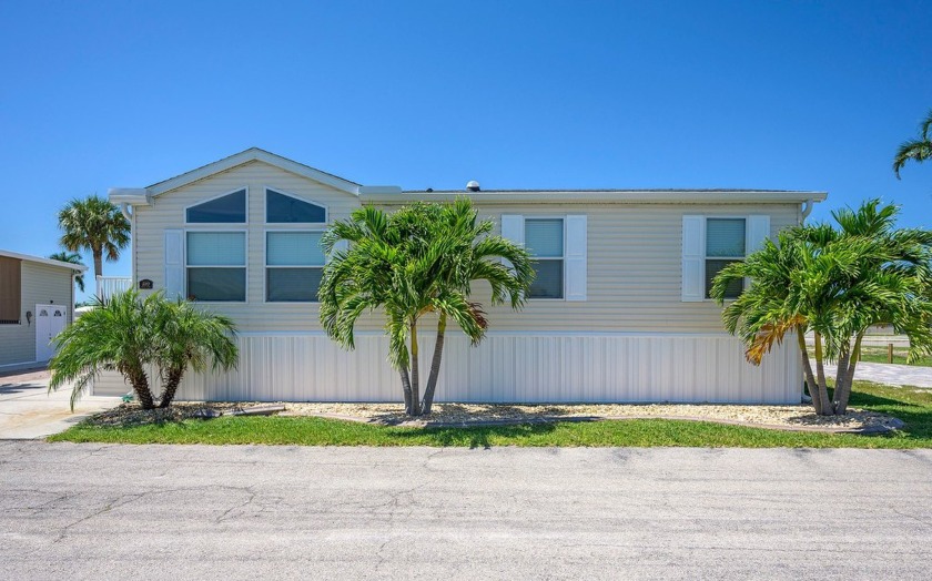 This move-in-ready beach cottage in Indian Creek Resort has - Beach Home for sale in Fort Myers Beach, Florida on Beachhouse.com