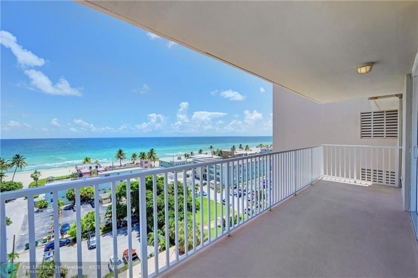 STUNNING PENTHOUSE WITH 180 DEGREE PANORAMIC DIRECT OCEAN VIEW - Beach Condo for sale in Hollywood, Florida on Beachhouse.com